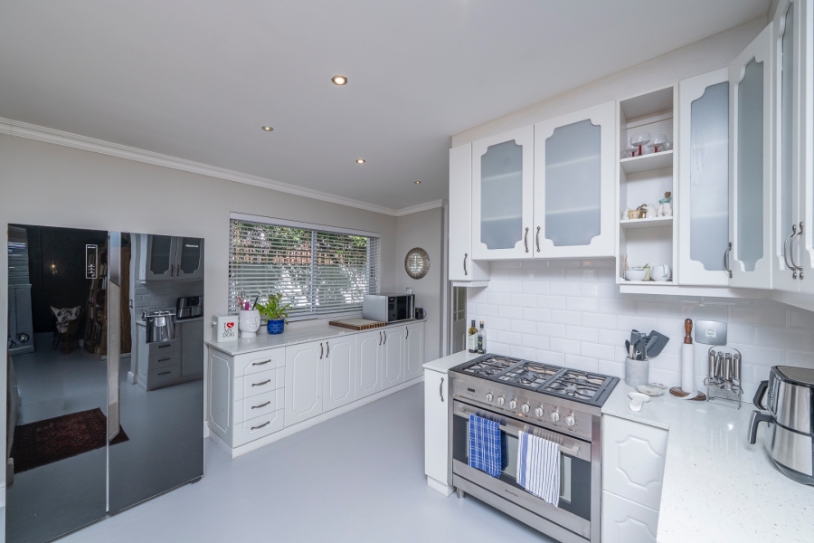 4 Bedroom Property for Sale in Gordons Bay Village Western Cape